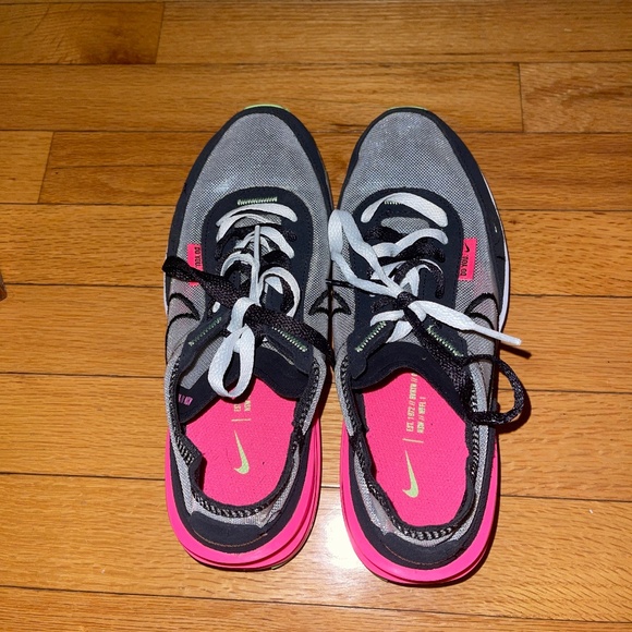 Women's Nike Waffle One Sneakers - Picture 6 of 6